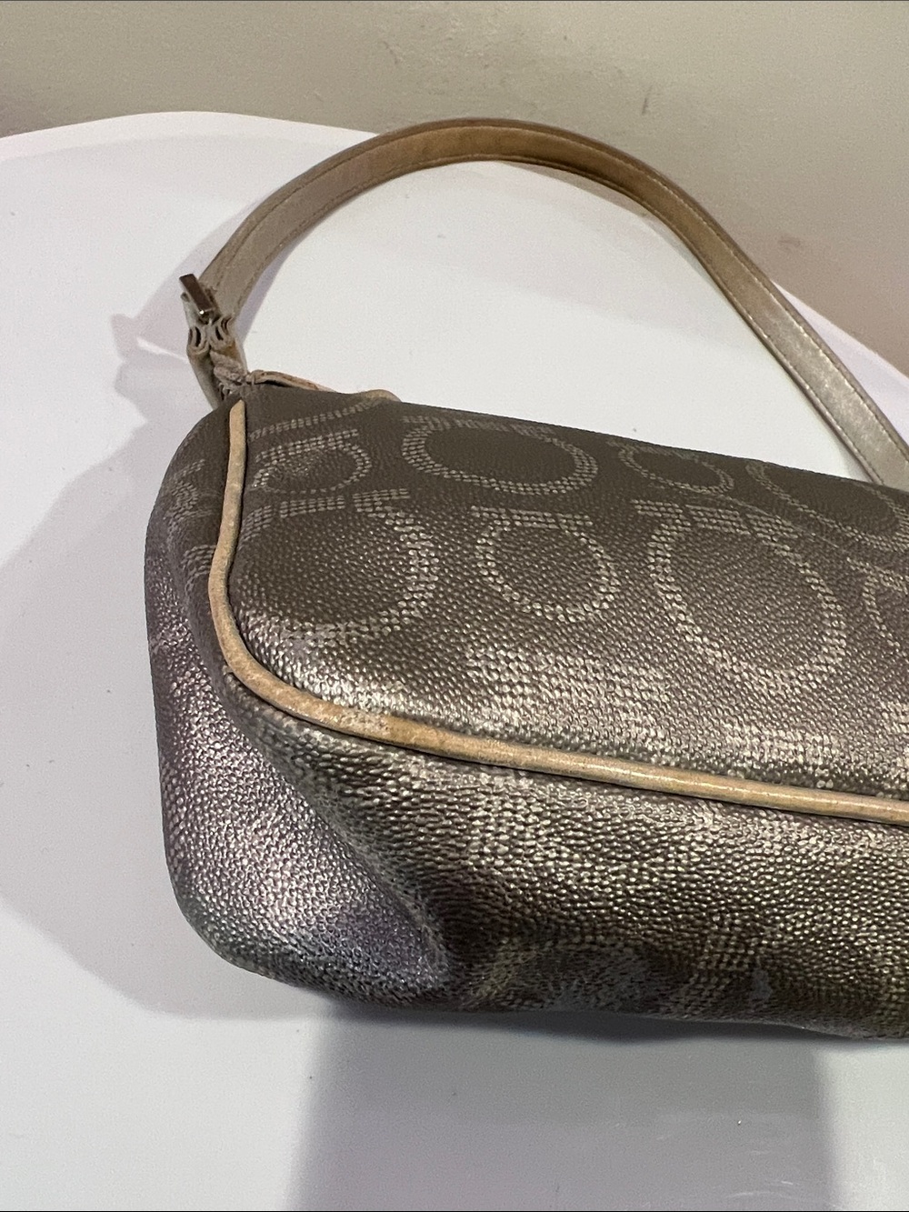 Salvatore Ferragamo Metallic Silver Gancini Shoulder Bag - Picture 14 of 16